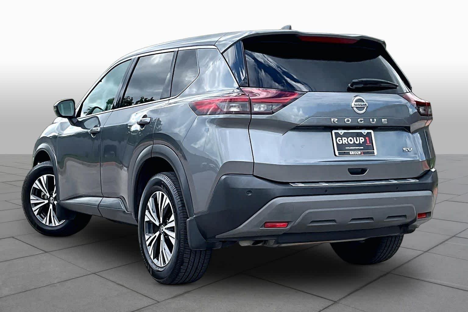 Used 2021 Gun Metallic Nissan SV image 12