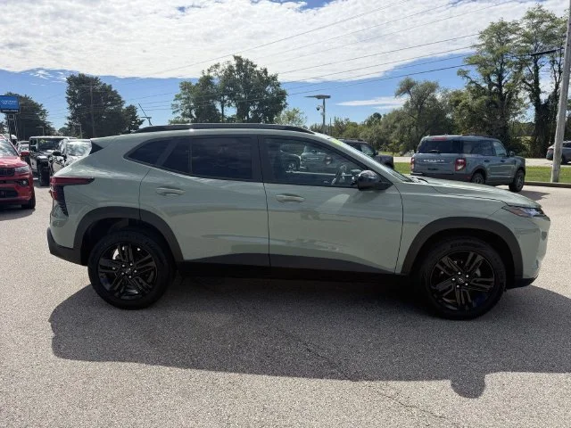 Used 2024 Cacti Green Chevrolet ACTIV image 9