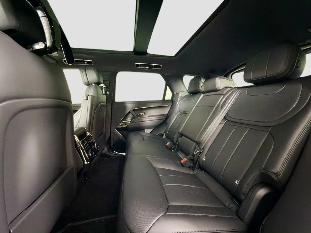 New 2026 Fuji White Land Rover Dynamic SE image 26