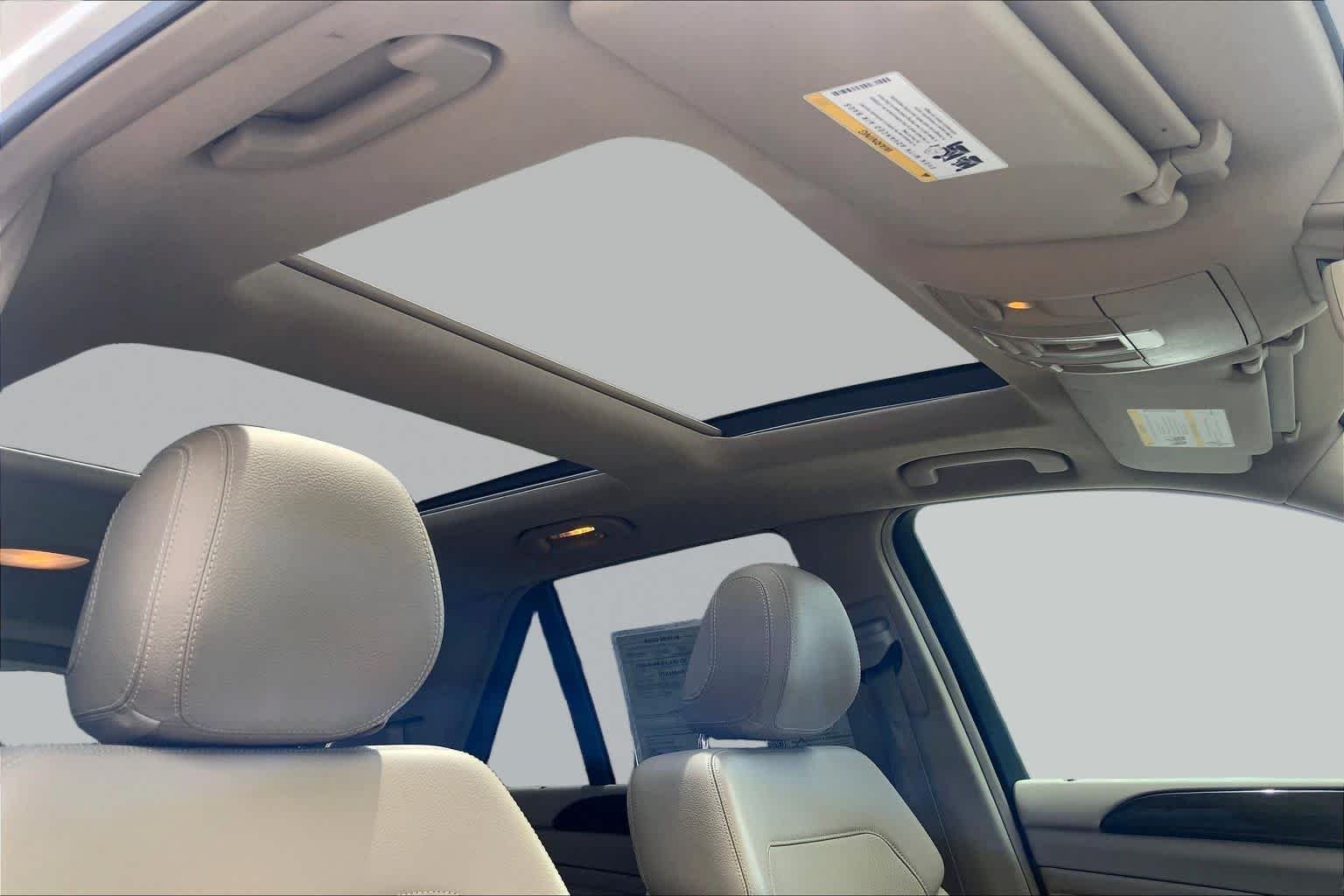 Used 2015 Polar White Mercedes-Benz ML 350 image 14