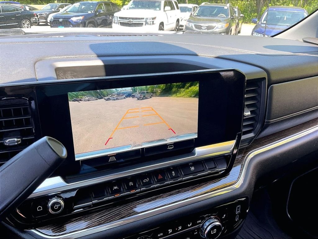 Used 2023 White GMC Elevation image 16