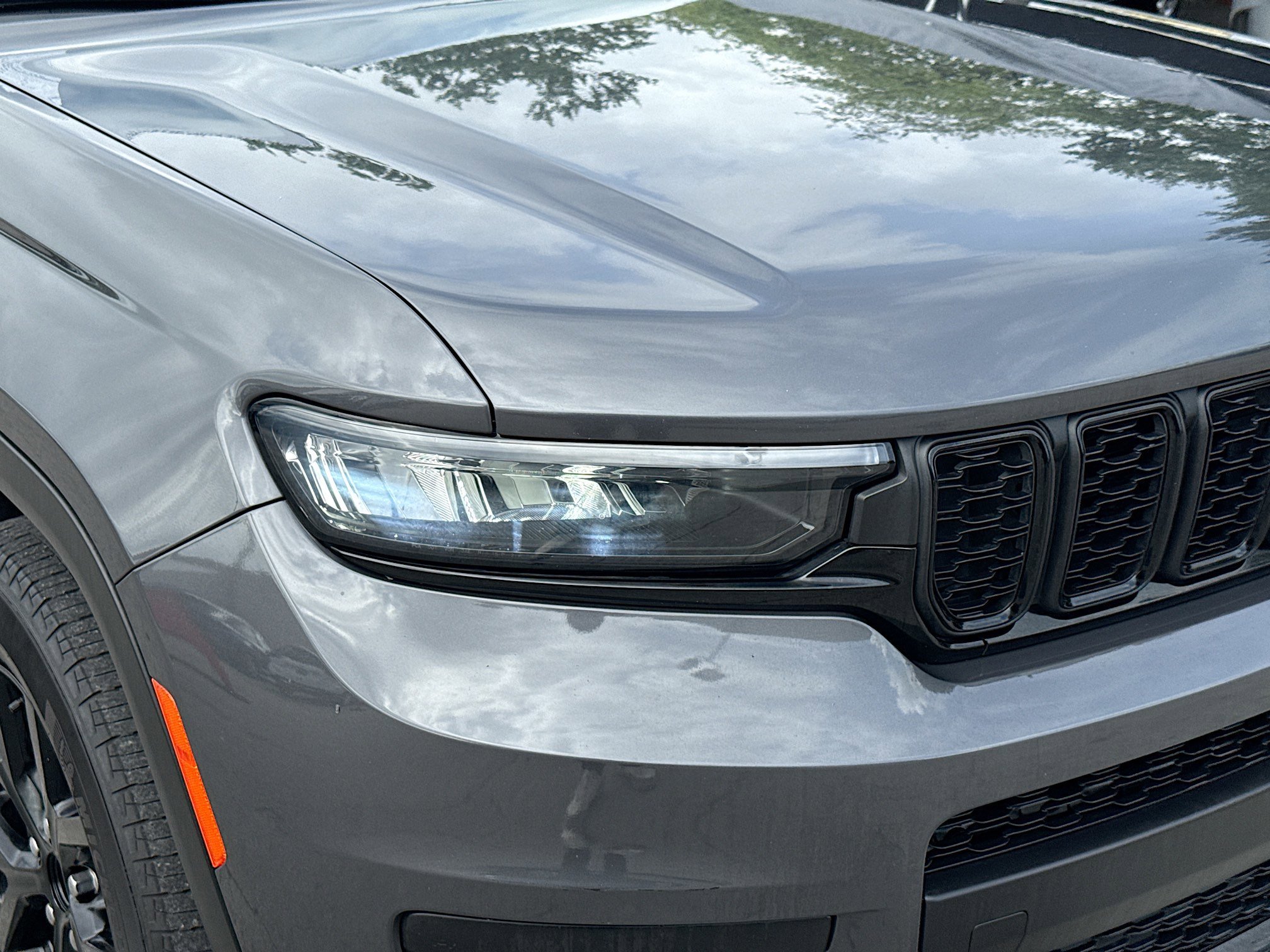 Used 2024 Baltic Gray Metallic Clearcoat Jeep Altitude image 34
