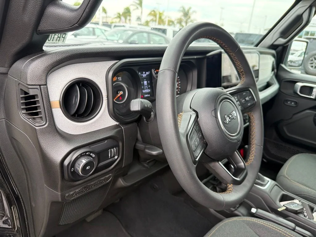 Used 2025 Black Jeep Sport S image 12
