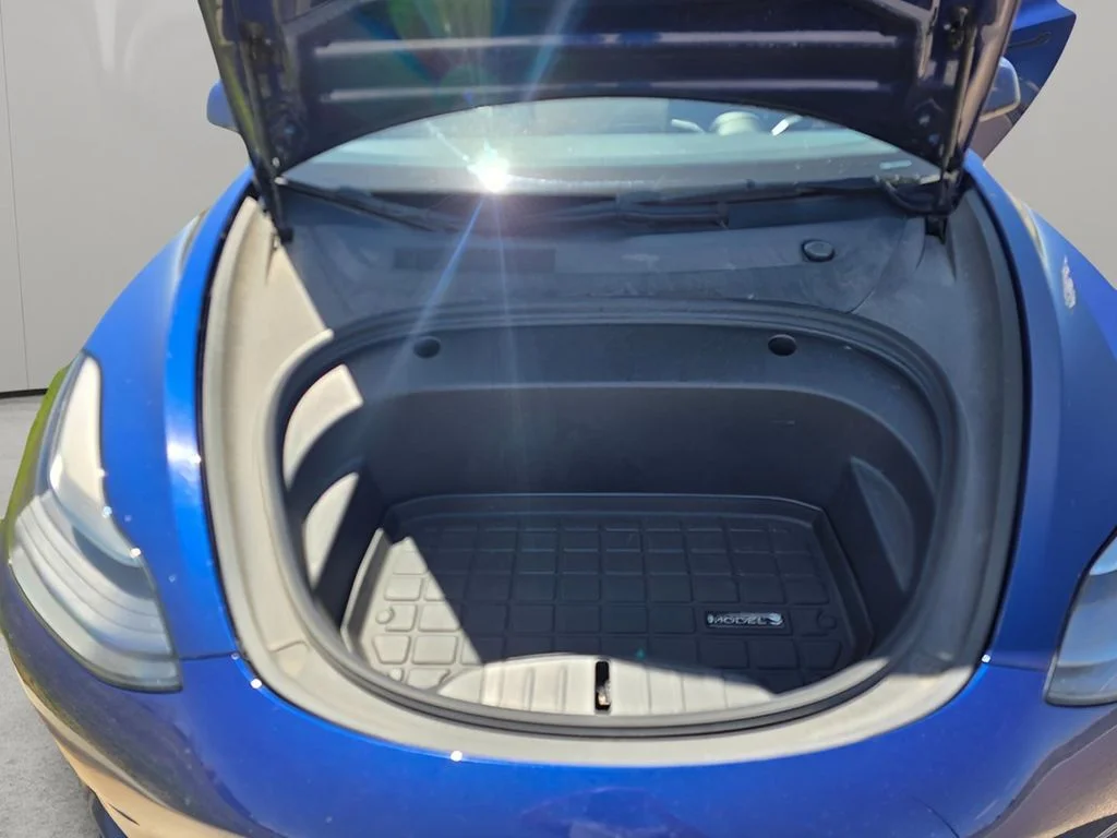 Used 2022 Deep Blue Metallic Tesla Base image 9
