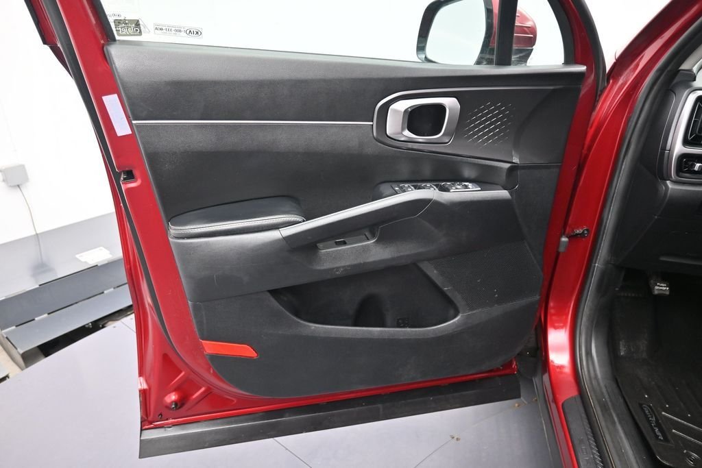 Used 2021 Passion Red Tintcoat Kia LX image 9