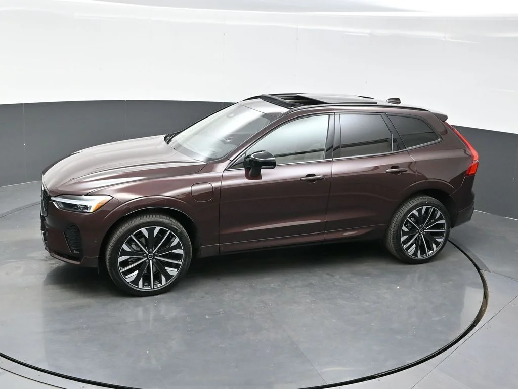 New 2026 Mulberry Red Volvo T8 Ultra image 32