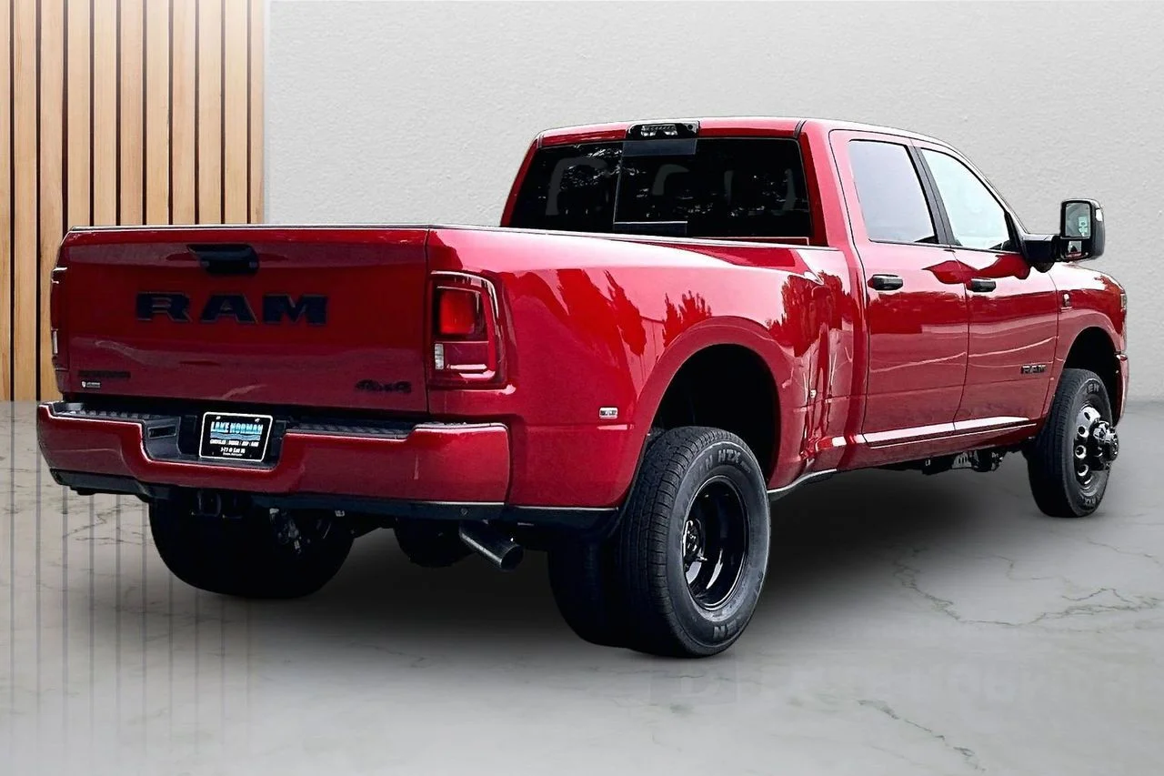 New 2026 Molten Red Pearl-Coat Exterior Paint RAM Big Horn image 9