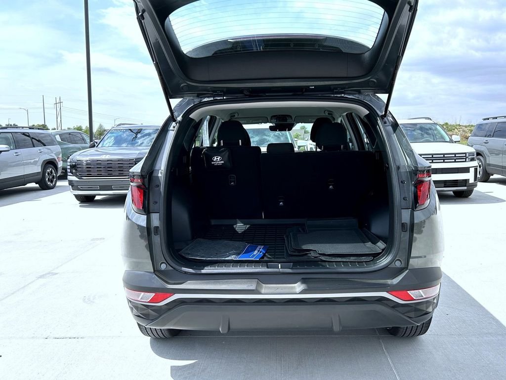Used 2023 Gray Hyundai SE image 22