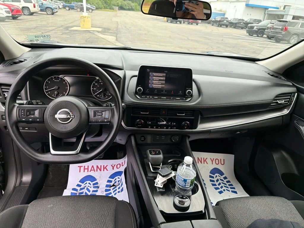 2024 Nissan Rogue SV - Photo 25