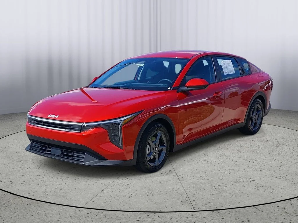 Used 2025 Red Kia LXS image 7