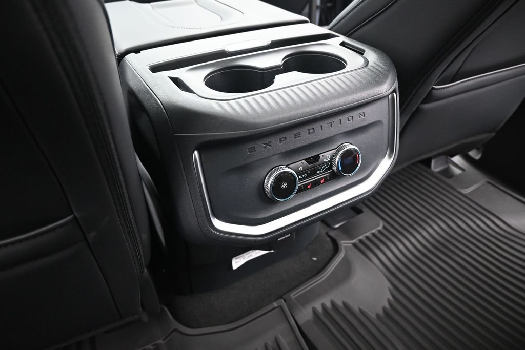 New 2026 Glacier Gray Metallic Tri-Coat Ford Platinum image 23