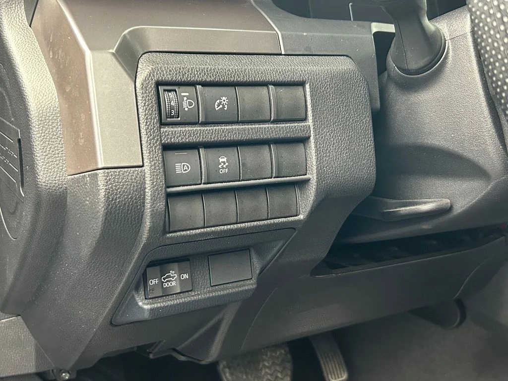 Used 2025 Underground Toyota SR5 image 46