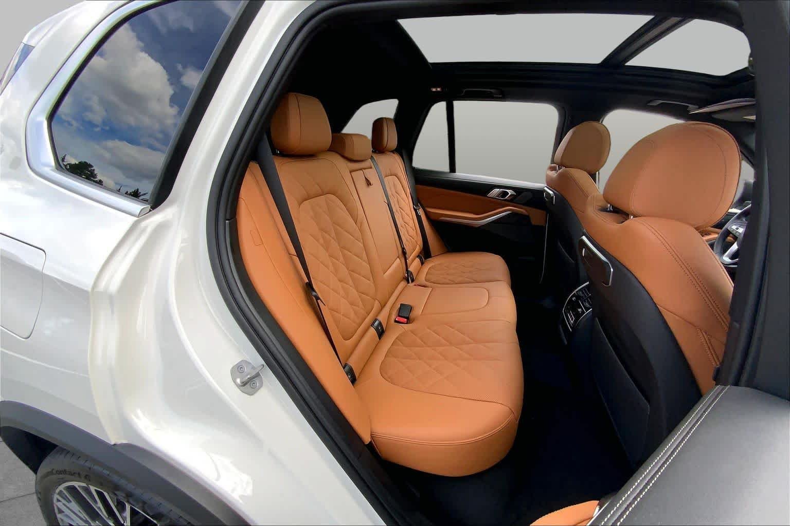 Certified Used 2024 Alpine White BMW xDrive40i image 19