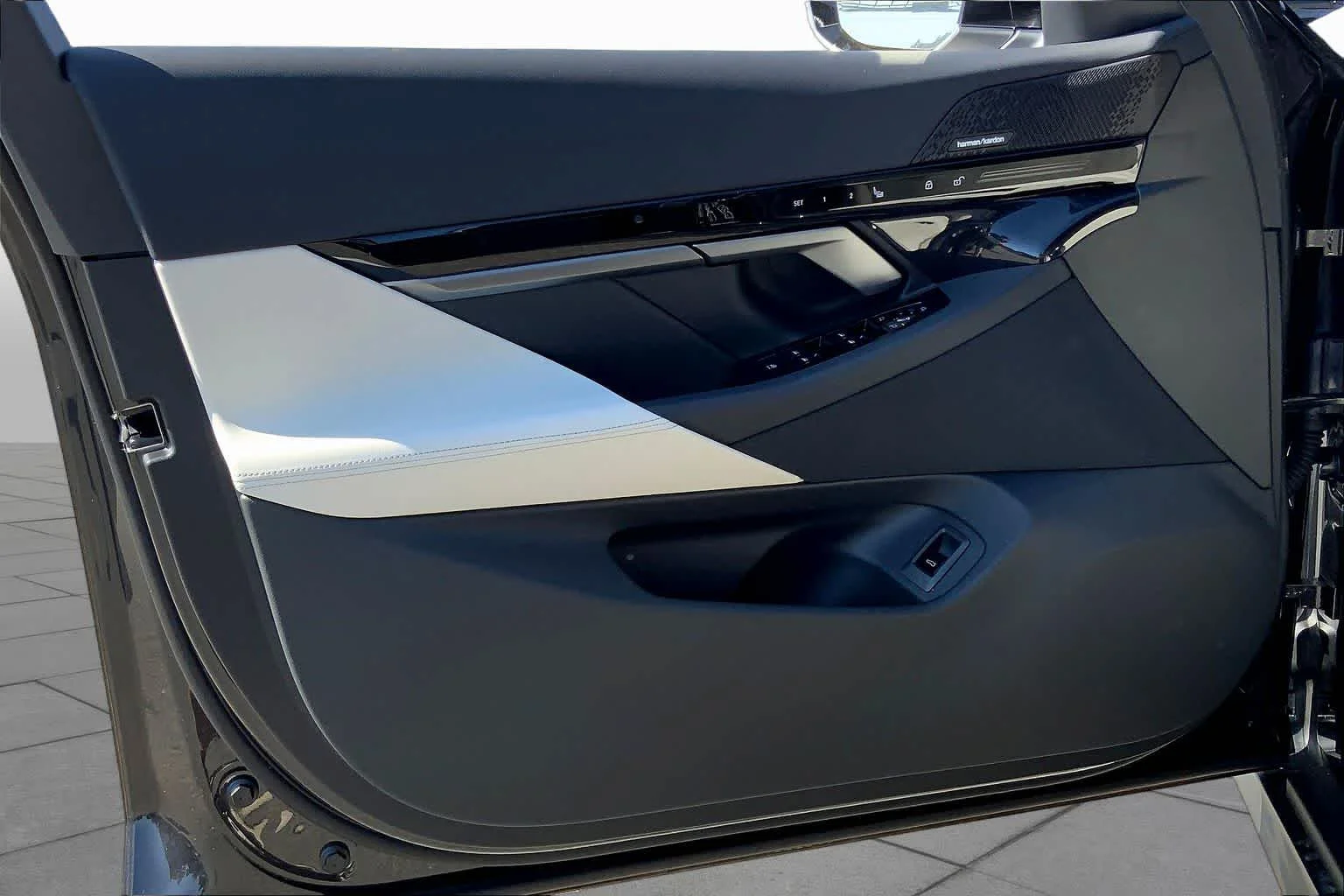 2026 BMW 5 Series 530i - Photo 10