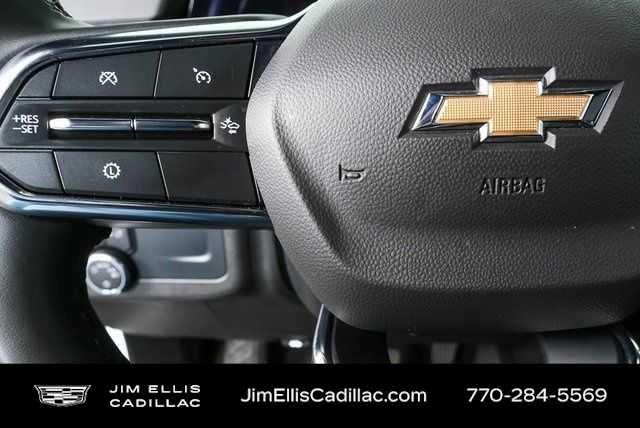 Used 2025 Summit White Chevrolet LT image 9