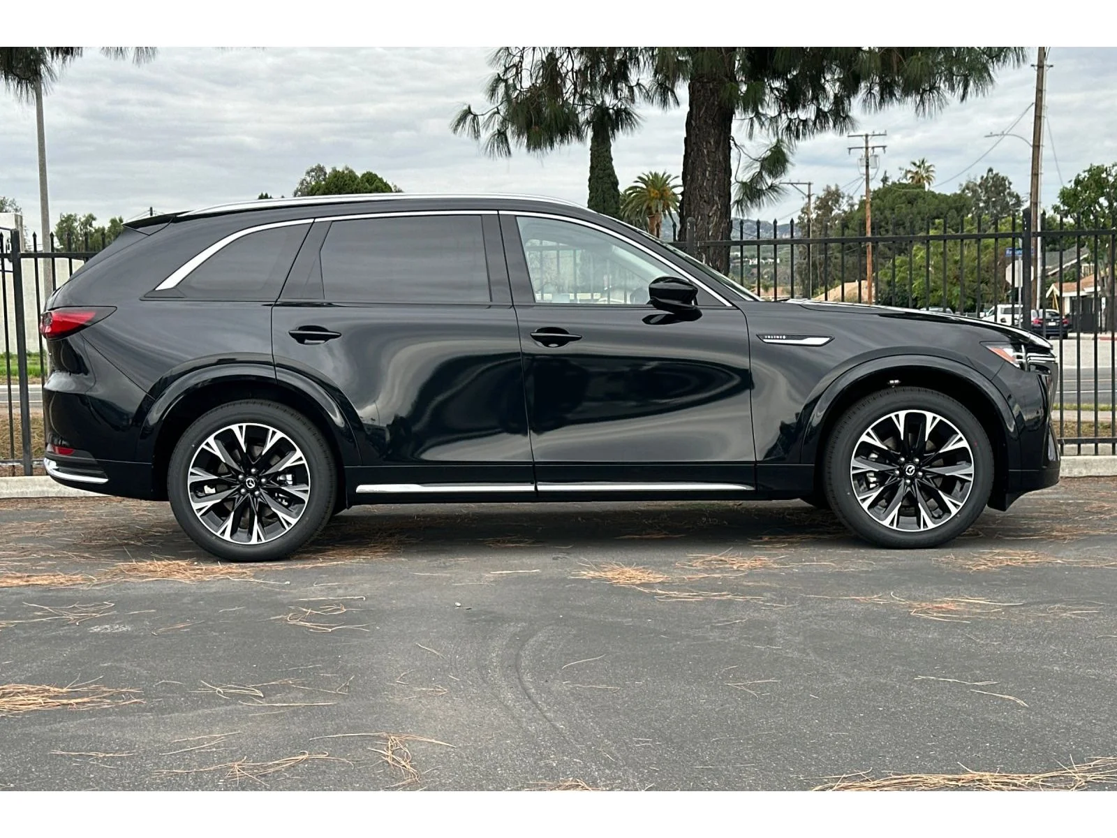 Used 2026 JET BLACK MICA Mazda S Premium Plus image 4