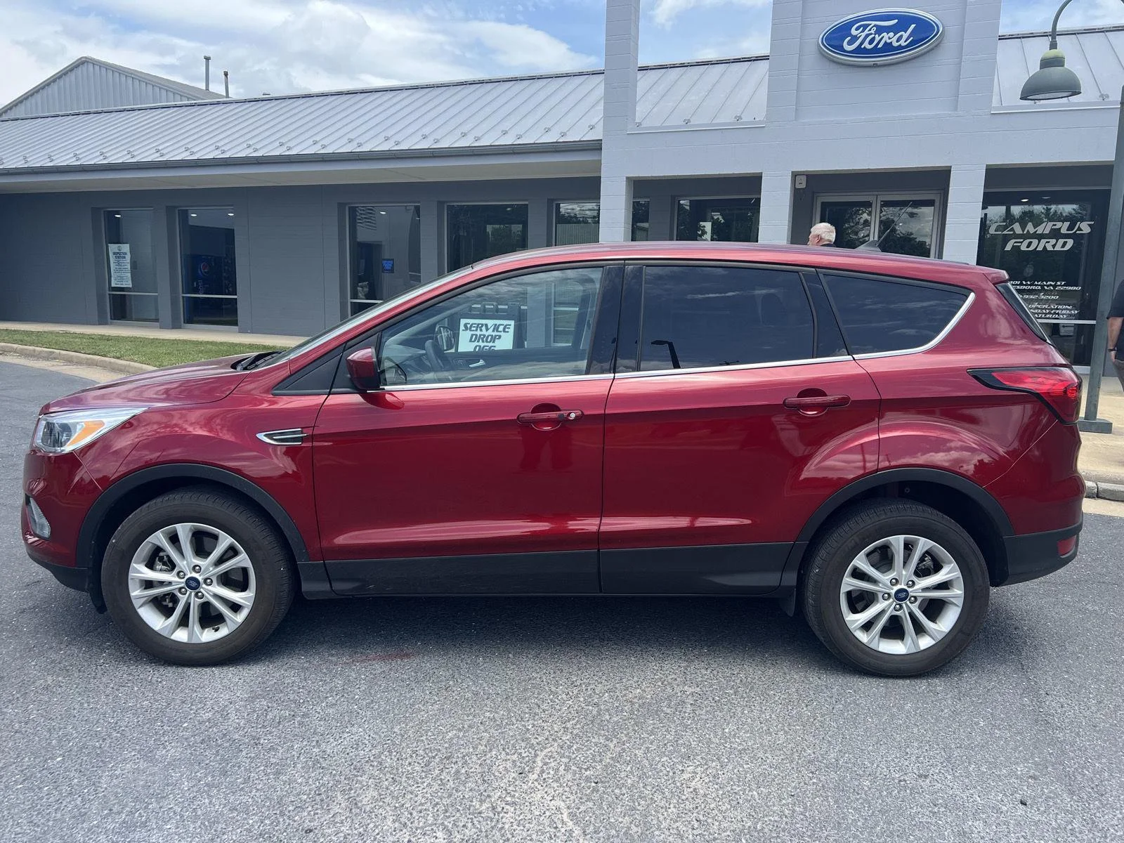 Used 2019 Ruby Red Metallic Tinted Clearcoat FORD SE 4WD image 2