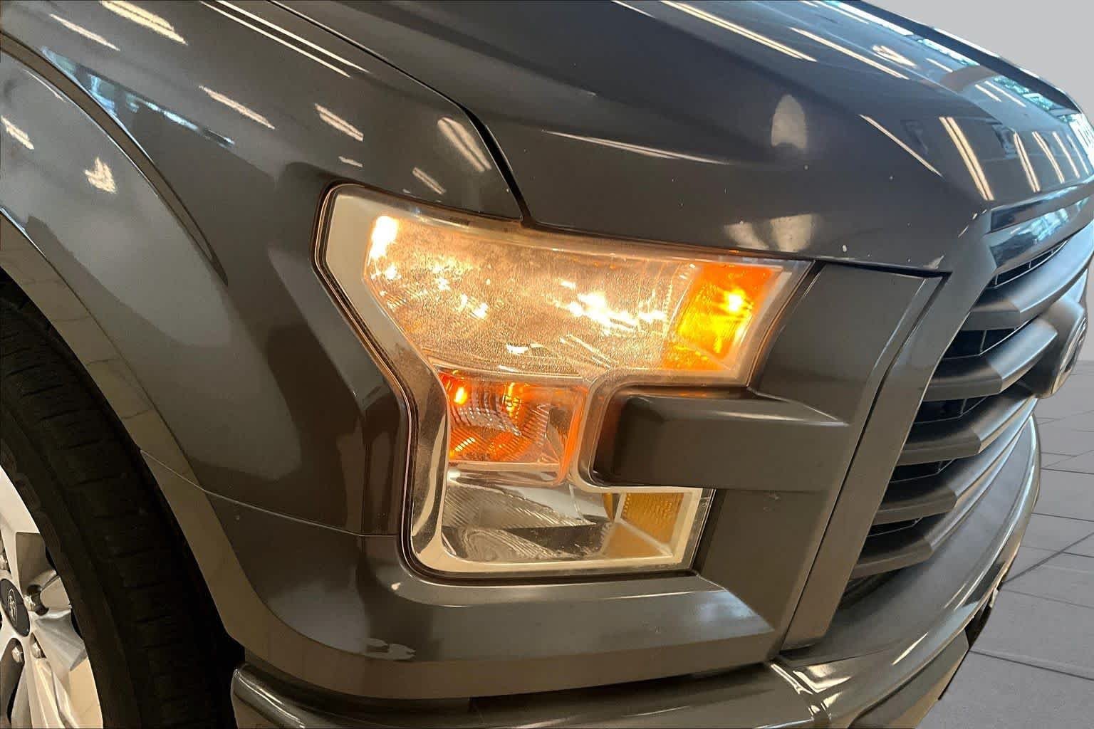 Used 2017 Magnetic Metallic Ford XL image 24