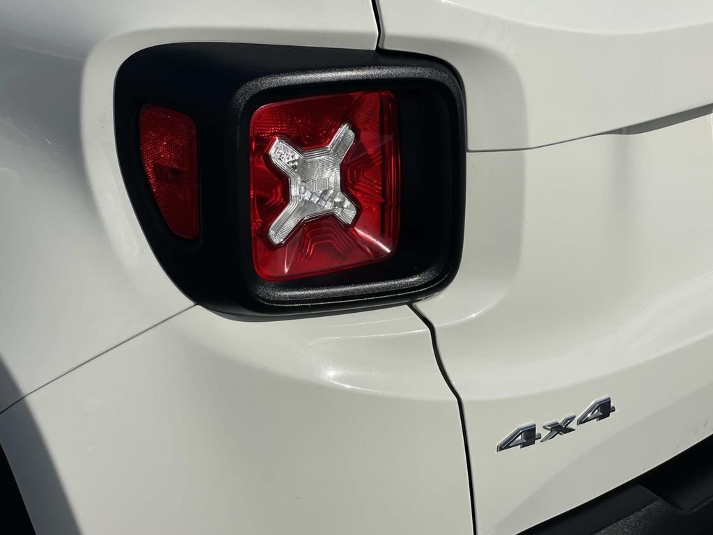 Used 2022 White Jeep Sport image 7