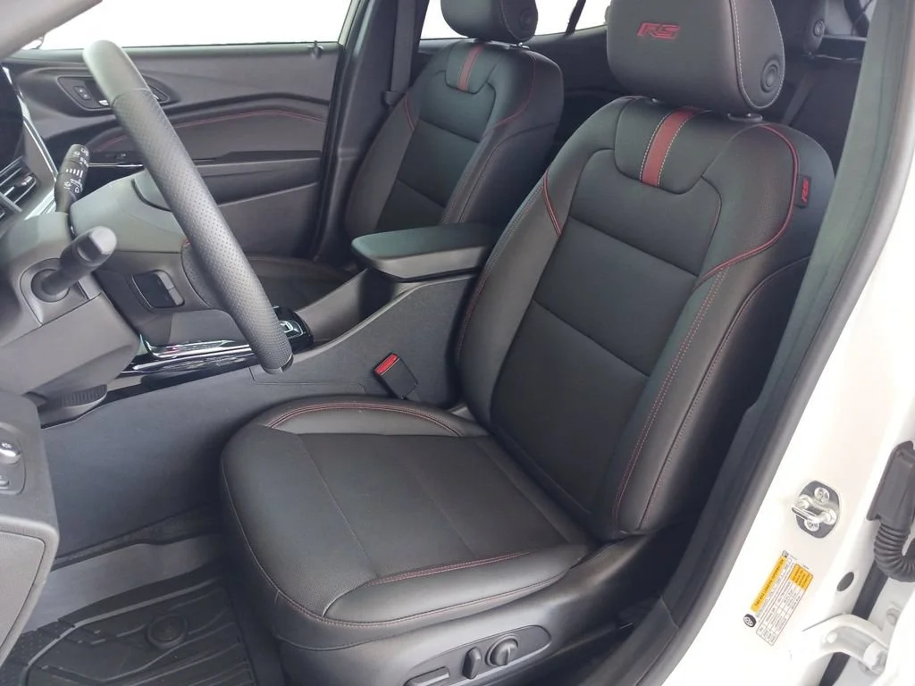 Used 2026 Summit White Chevrolet 2RS image 26