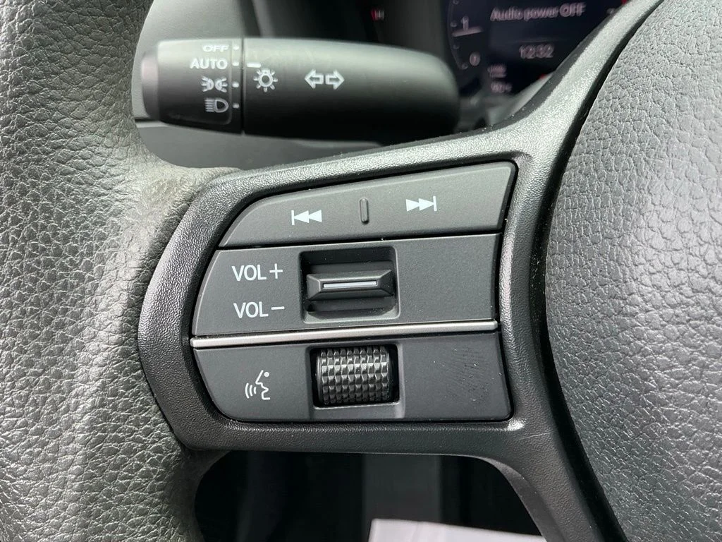 Used 2023  Honda LX image 35