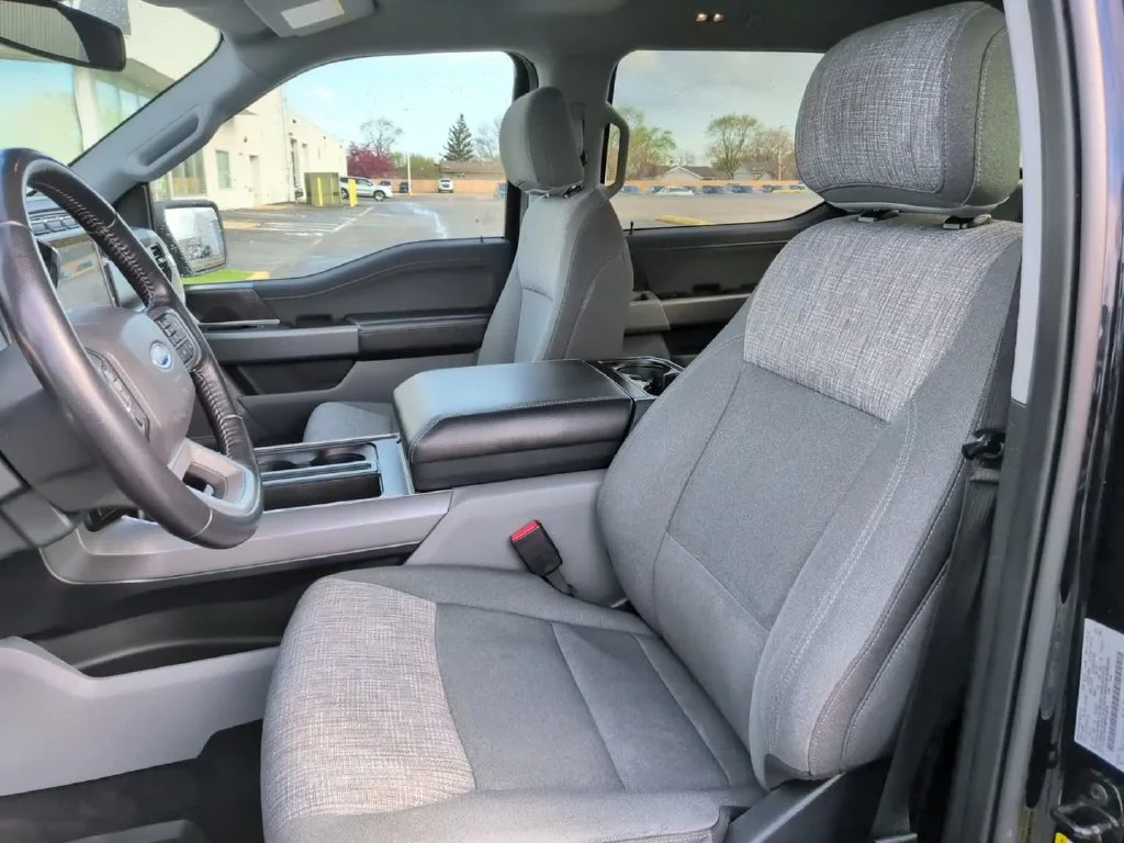 Used 2021 Blue Ford XLT image 19
