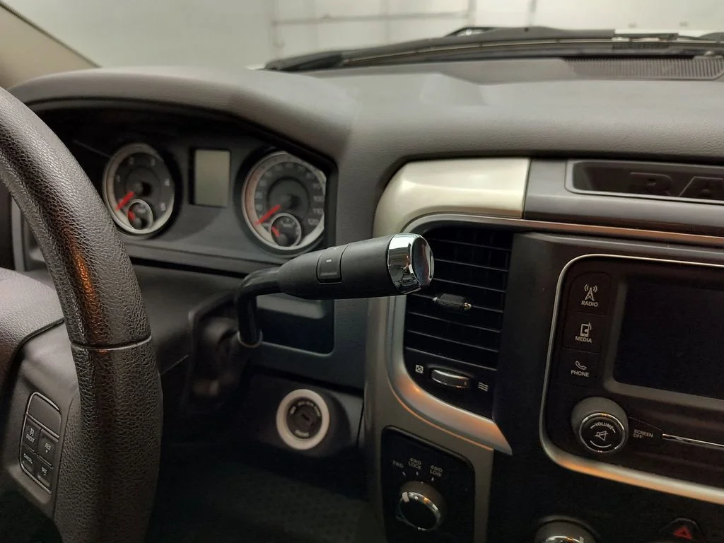 Used 2016 Bright White Ram SLT image 20