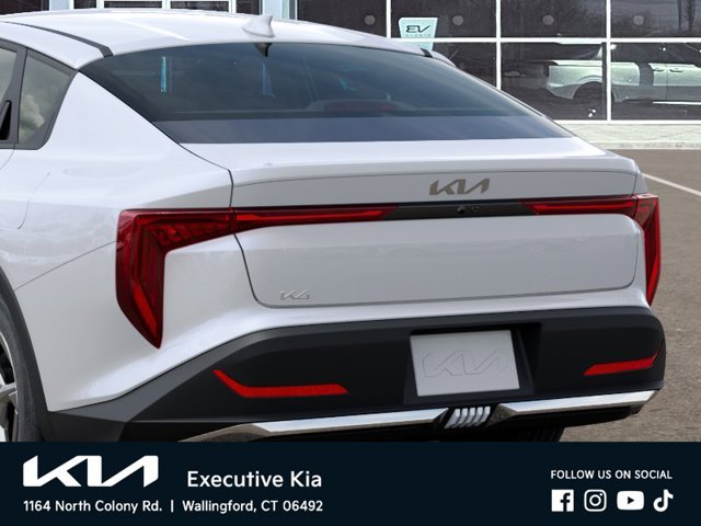New 2026 Snow White Pearl Kia LXS image 13