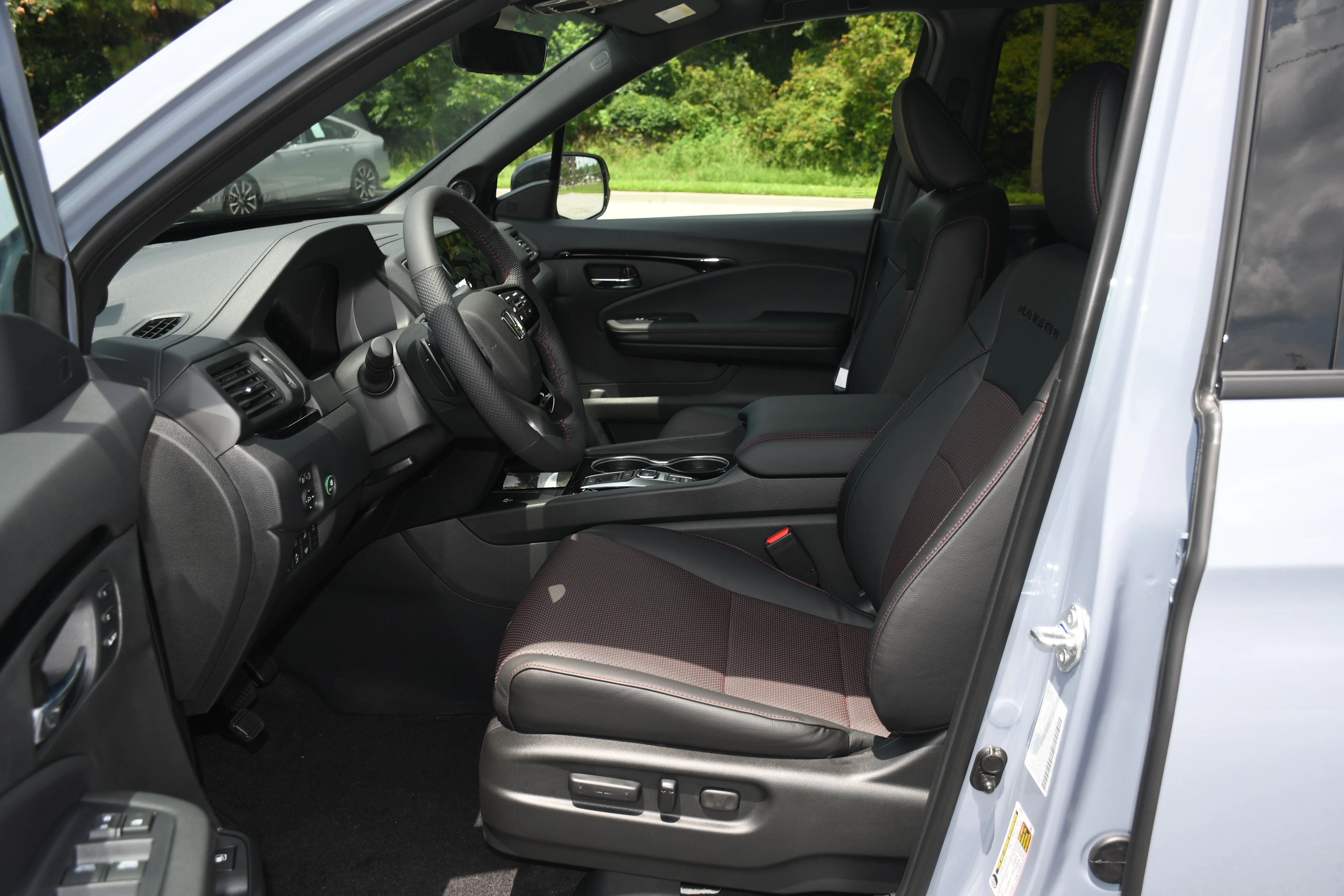 New 2026 Sonic Gray Pearl Honda Black Edition Two-Tone image 3