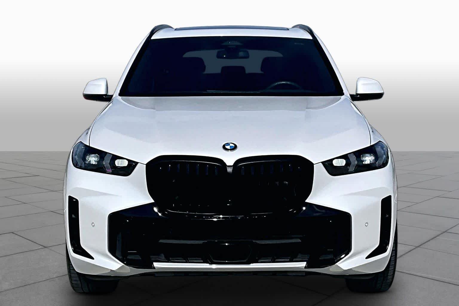 Used 2024 Mineral White Metallic BMW sDrive40i image 3