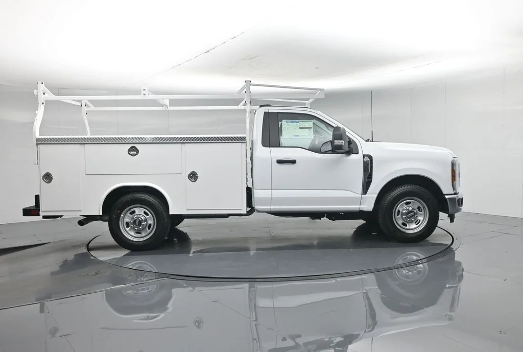 New 2026 Oxford White Ford XL image 28