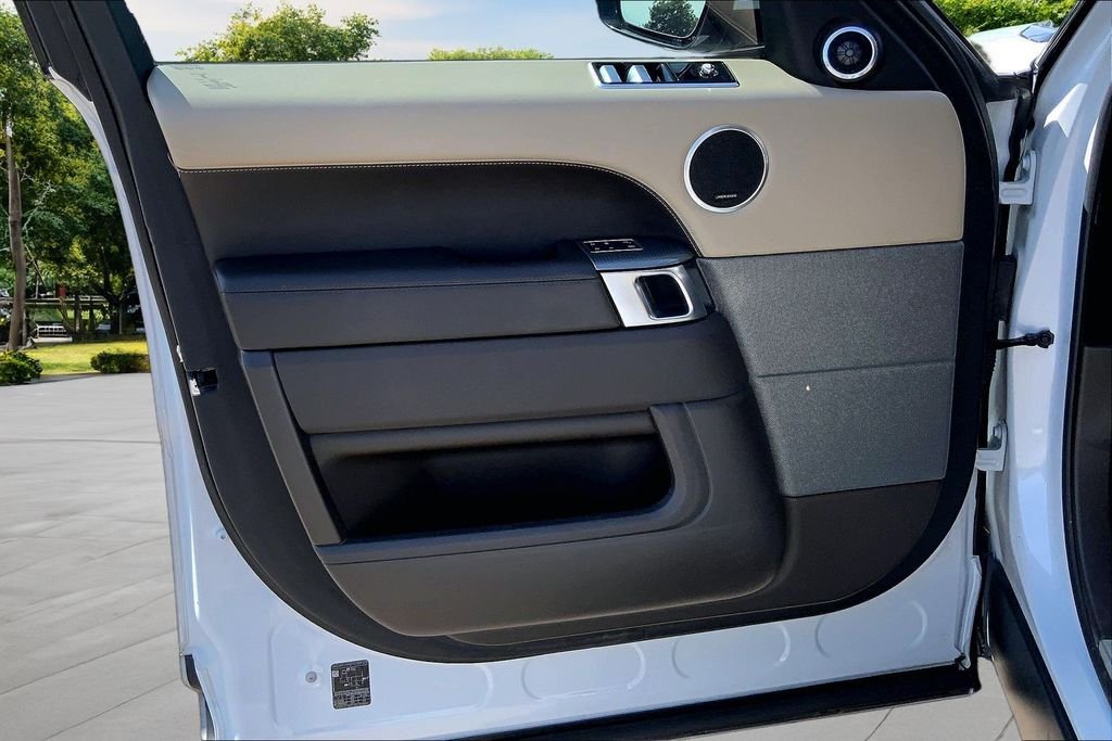 Used 2019 White Land Rover Supercharged image 19