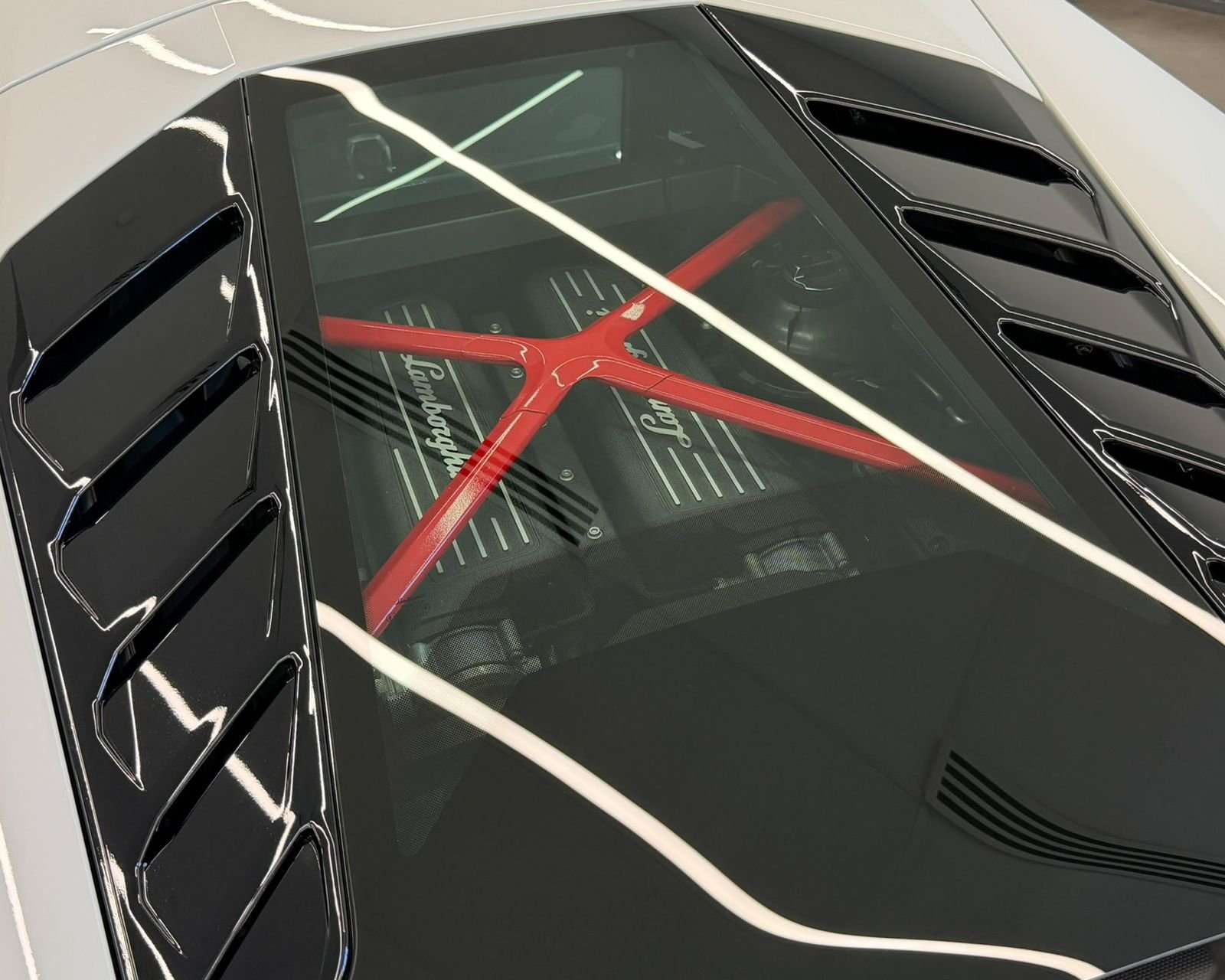 Used 2022  Lamborghini Base image 41