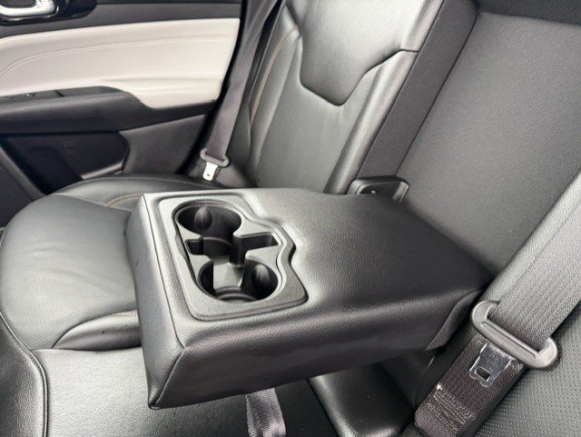 Certified Used 2022 Diamond Black Jeep Limited image 24