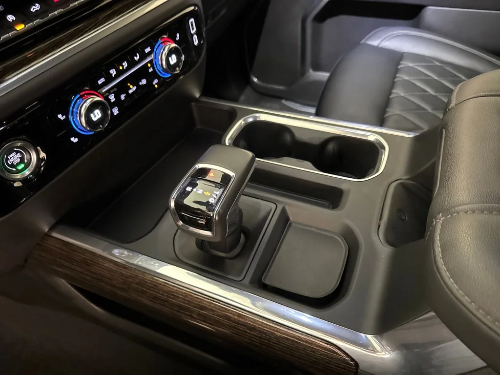 Used 2022  GMC Elevation image 26