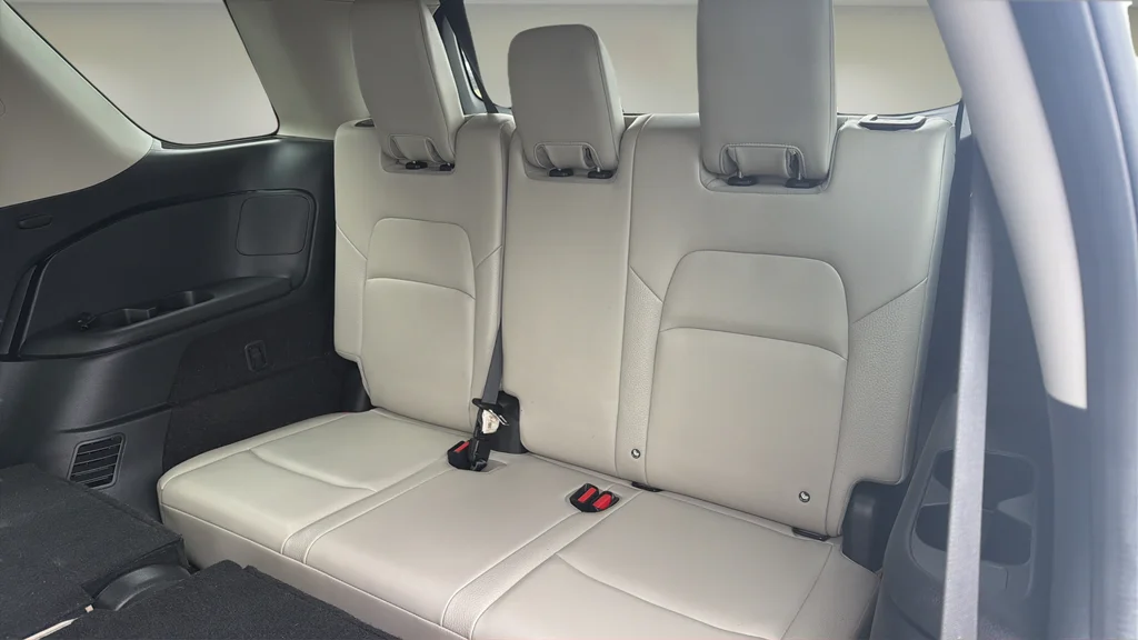 Used 2023 White Nissan SL image 16