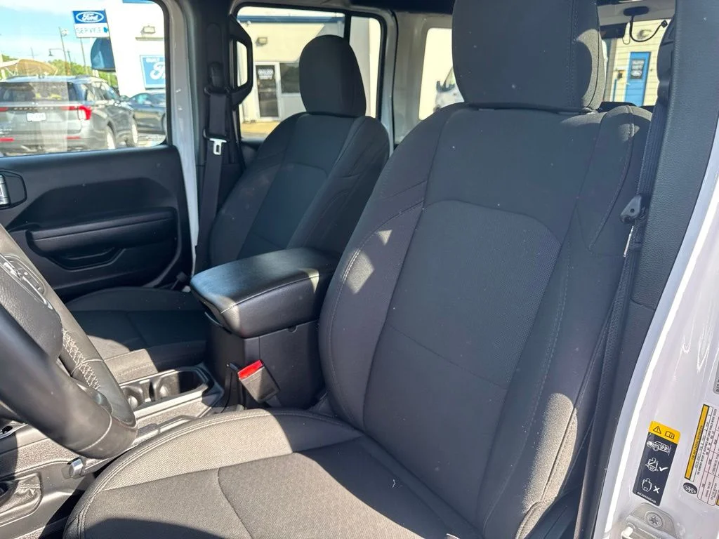 Used 2022 White Jeep Unlimited Willys image 15