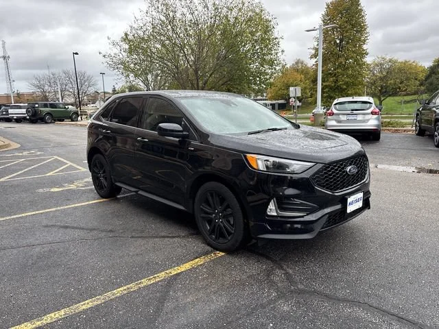 Used 2024 Agate Black Metallic Ford ST Line image 14