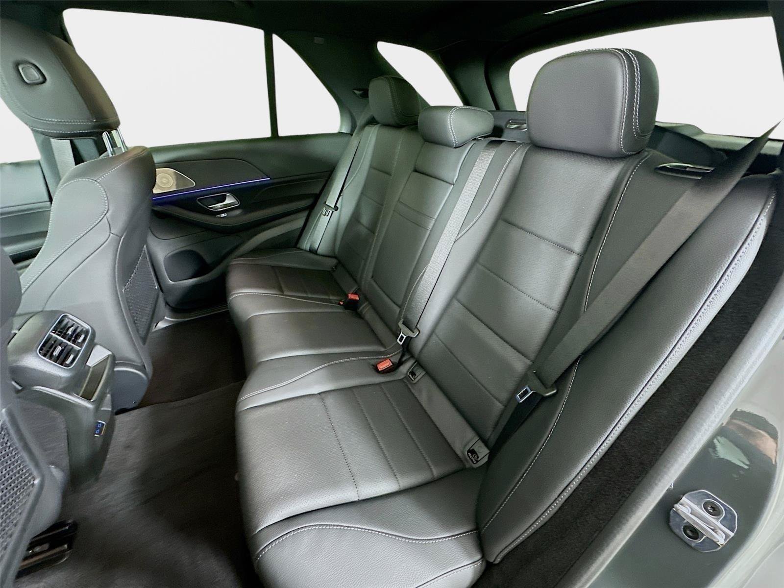 Used 2026 Gray Mercedes-Benz GLE 450 image 32