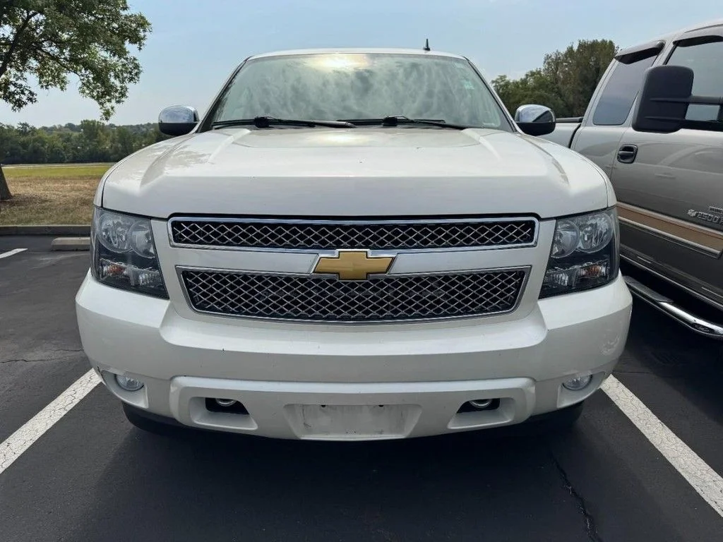 Used 2013 White Chevrolet LTZ image 4