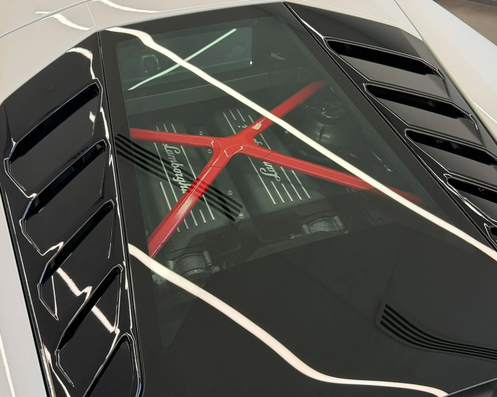 Used 2022  Lamborghini Base image 41