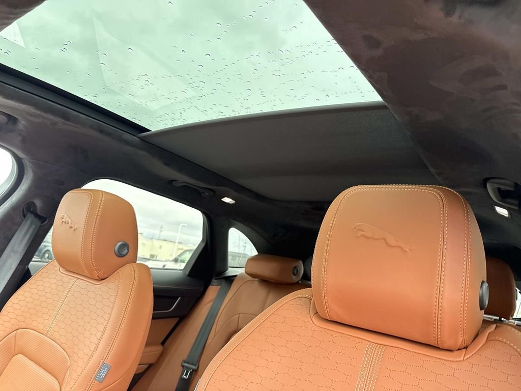 2026 Jaguar F-Pace R-Dynamic S - Photo 23