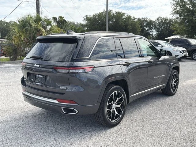 Used 2025 Gray Jeep Summit Reserve image 4