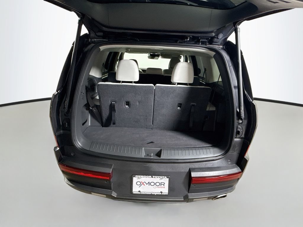 Used 2024 Phantom Black Hyundai SE image 22