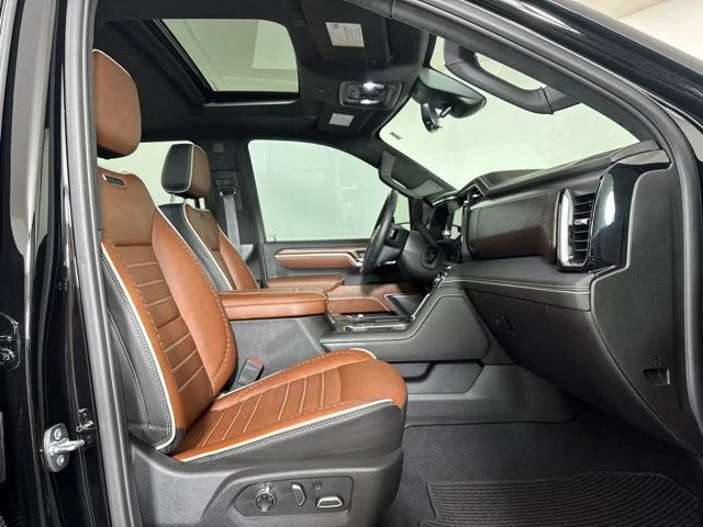Used 2025 Onyx Black GMC Denali Ultimate image 4