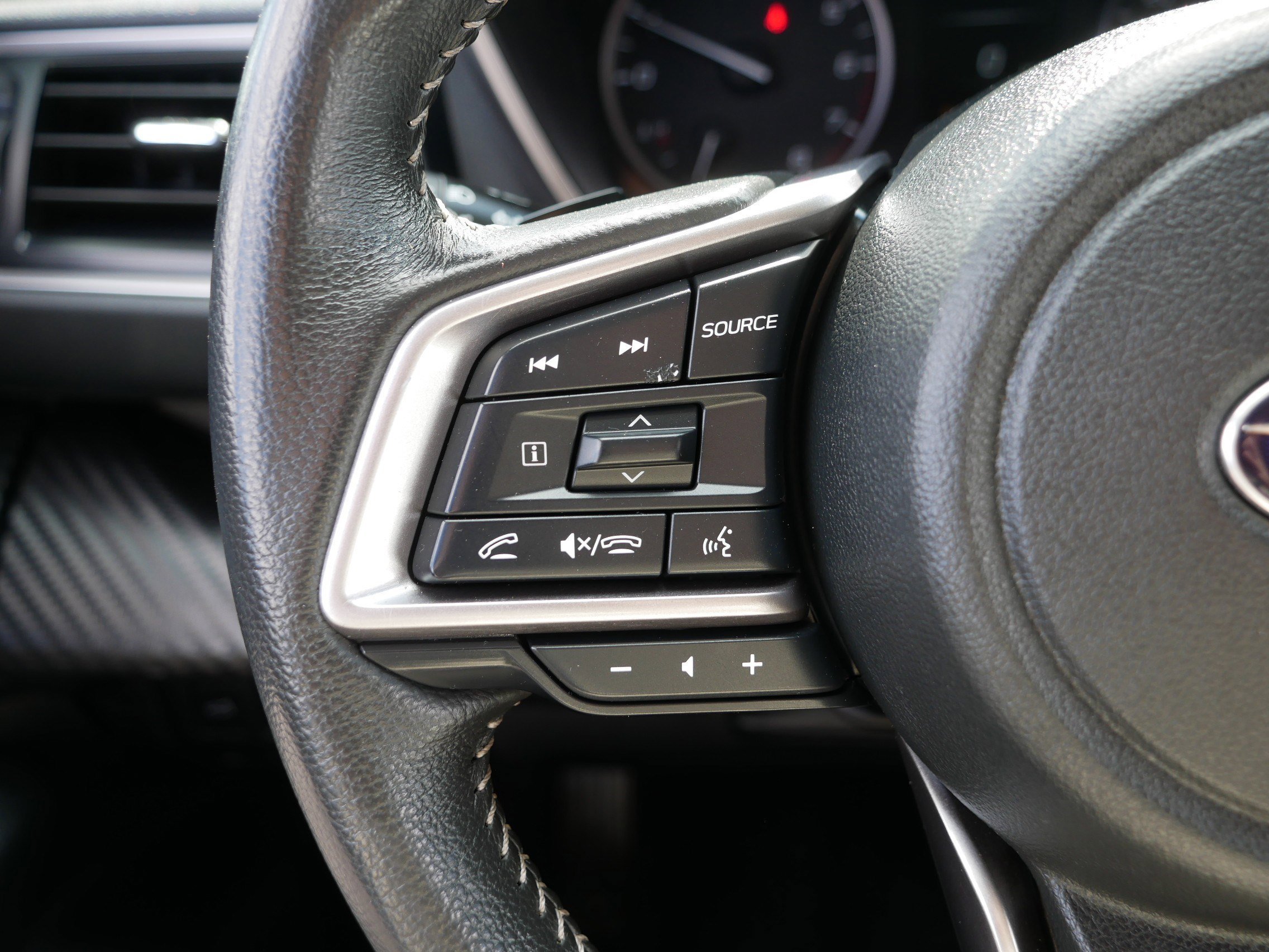 Used 2025 Crystal White Pearl Subaru Premium image 31