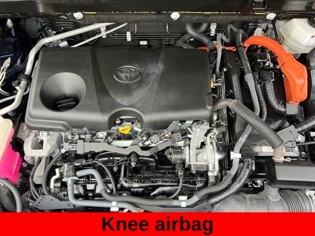 Used 2021  Toyota LE image 35