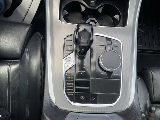 Used 2019 Black BMW xDrive40i image 22