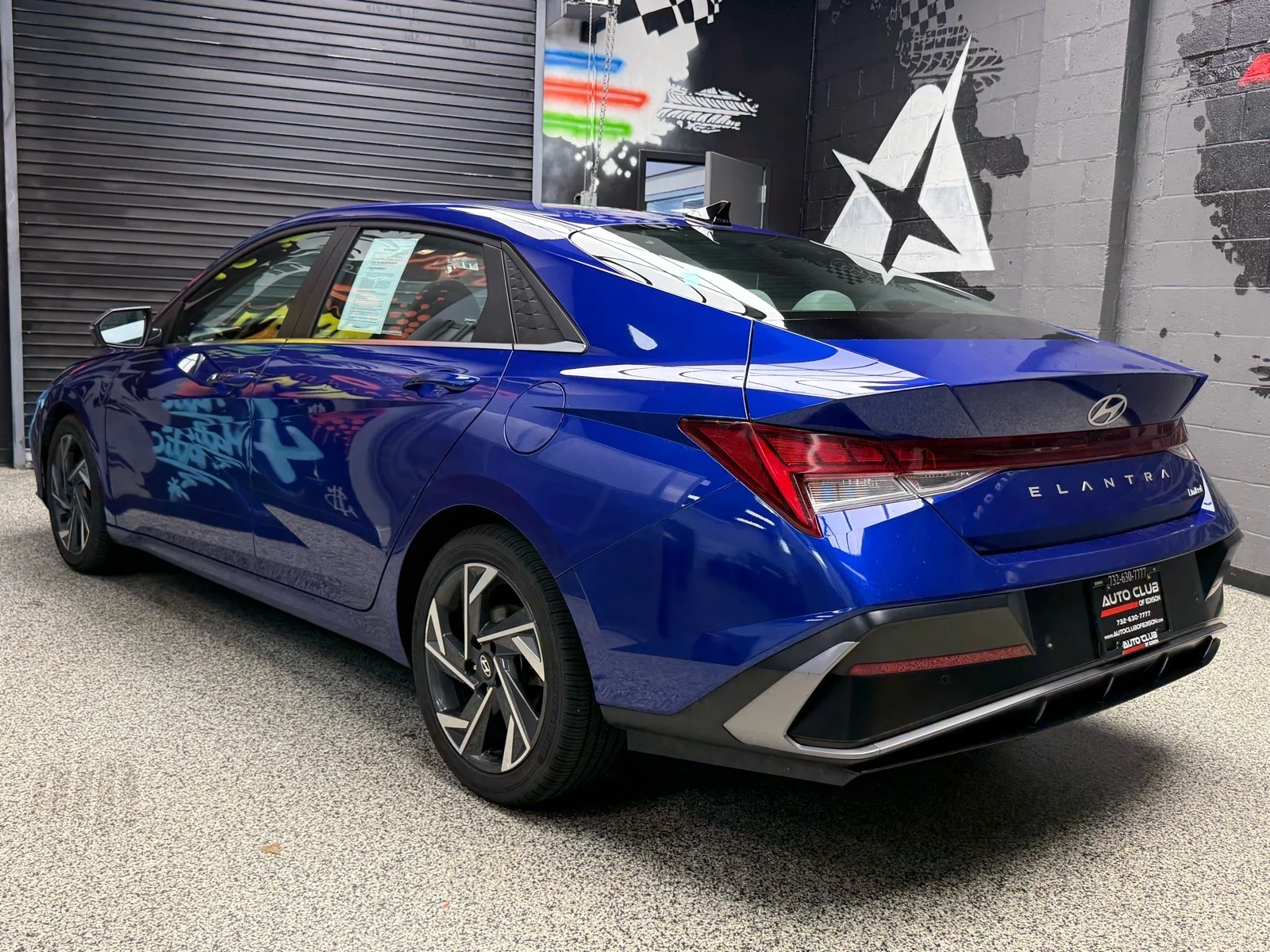 Used 2024 Intense Blue Pearl (yp5) Hyundai Limited image 4