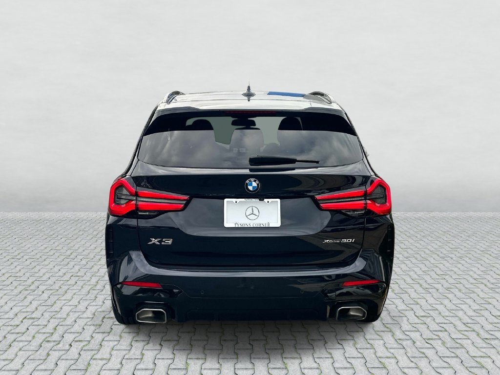 Used 2024 Carbon Black Metallic BMW xDrive30i image 6